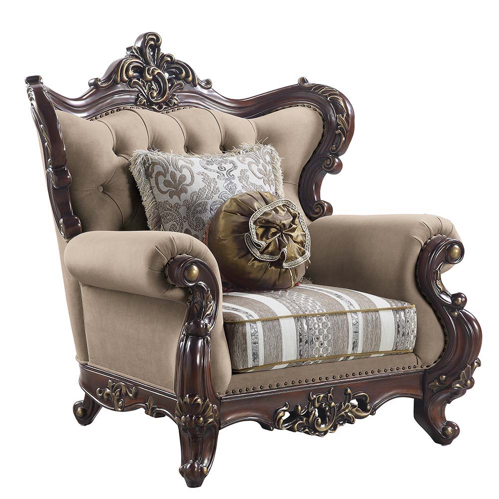 Embrace the essence of lavish living into your home with this Ragnar sofa. Highlighting detailed carvings that naturally follow with the elegant curves of the rolled arms that make a transition to the wood-trimmed arched backrest which features a camel hu