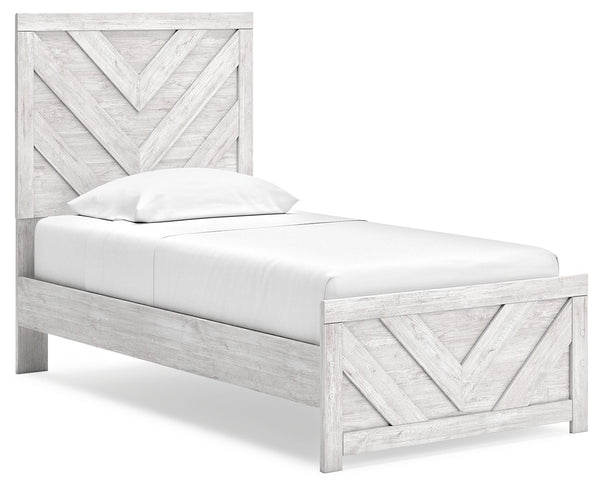 Charmingly designed, this twin panel bed embraces the aesthetics of countryside living and repurposes them for modern settings. Its whitewash paint, replicating the wear and tear of time, appeals to your love of vintage character. And a chic chevron patte