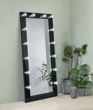  a glam element with plenty of functionality. Set your sights on the Zayan mirror for an extra treat