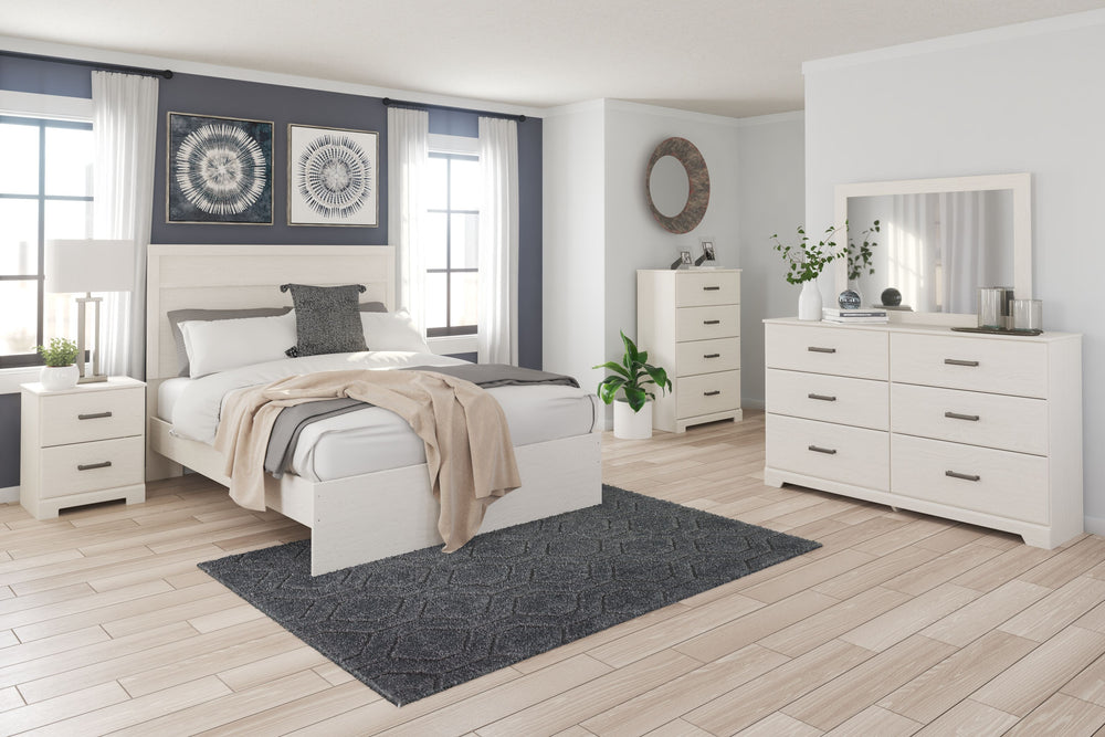 Stelsie - 7 Pc. - Dresser, Mirror, Chest, Queen Panel Bed, 2 Nightstands - White