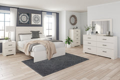 Stelsie - 7 Pc. - Dresser, Mirror, Chest, King Panel Bed, 2 Nightstands - White