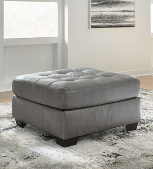  button tufting adds extra flair.<br><br><b>Addi