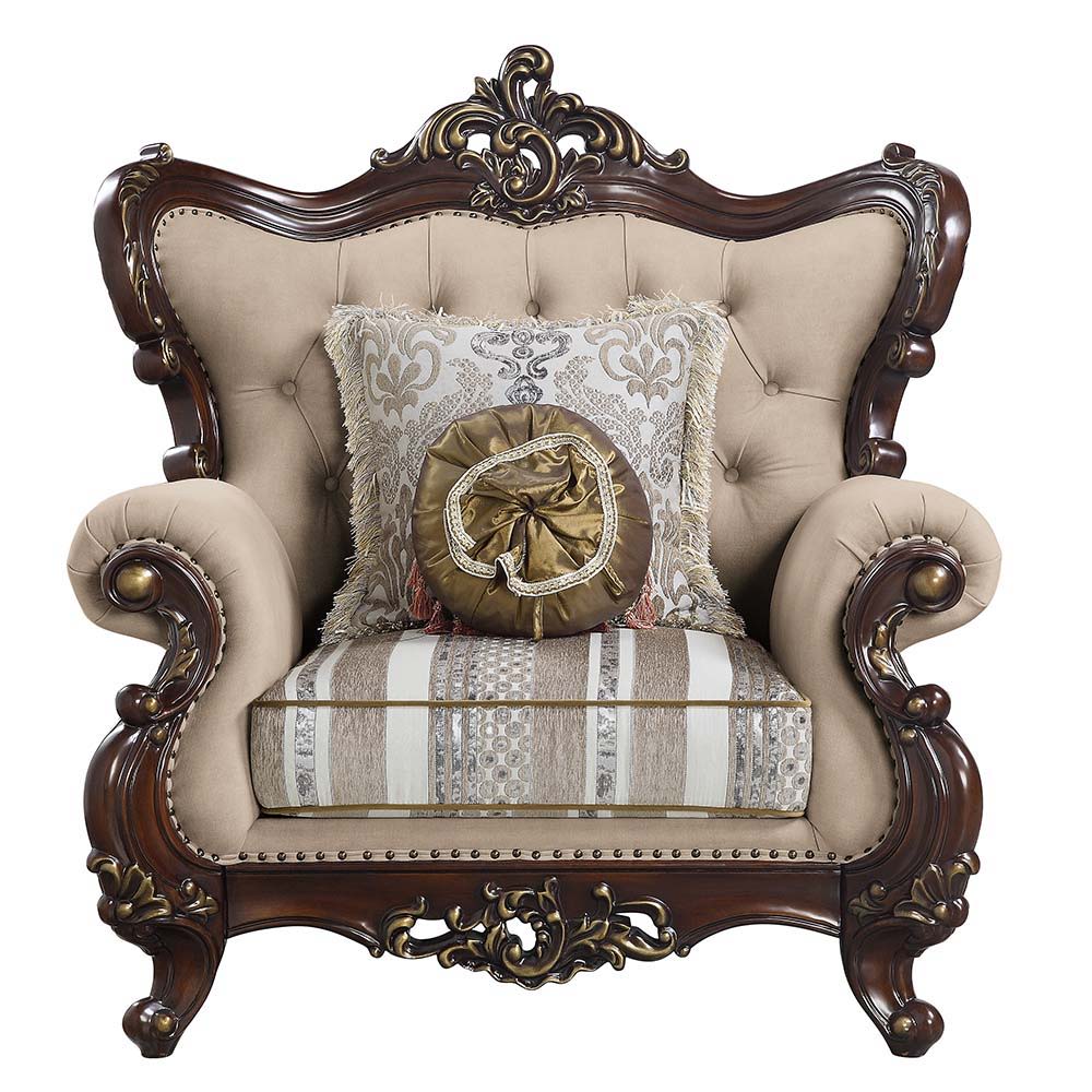 Embrace the essence of lavish living into your home with this Ragnar sofa. Highlighting detailed carvings that naturally follow with the elegant curves of the rolled arms that make a transition to the wood-trimmed arched backrest which features a camel hu