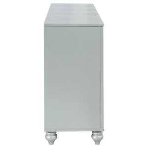 Gunnison - 6-Drawer Dresser - Silver Metallic
