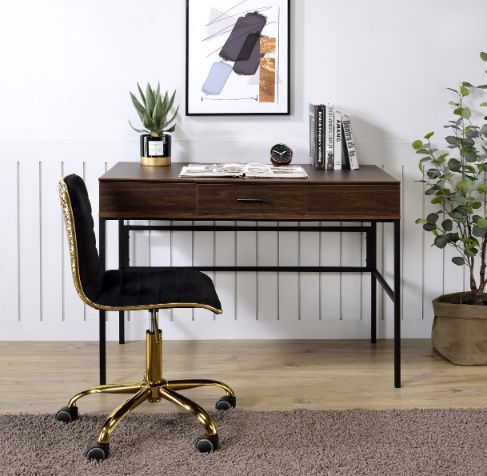 KDâ€¢ Rectangular Writing Deskâ€¢ Built-in USB Port and Plugâ€¢ 1 Storage Drawerâ€¢ 3/4 Extension Drawer Glideâ€¢ Side Metal Drawer Glideâ€¢ Metal Base<br/><br/><b>Product Features</b><ul><li>Case: 1Pc/1Ctn</li><li>Finish: Oak & Black Finish</li><li>Style