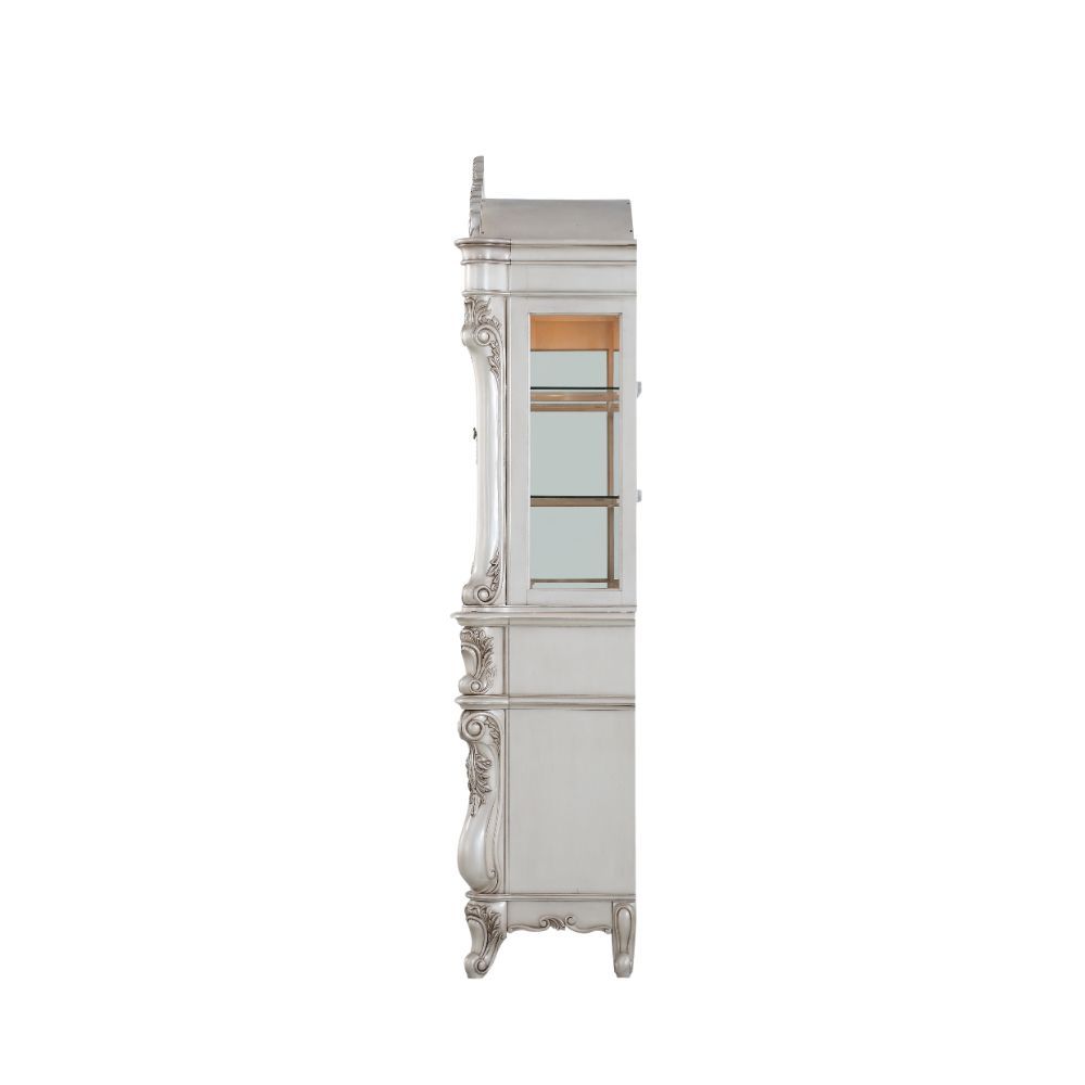 Exclusively designed and filled with romantic spirit, this hutch and buffet with oversized crown and antique champagne finish. This stylish and detailed collection is ideal for a large gathering and will add elegance to any dining room Decor.<br/><br/><b>
