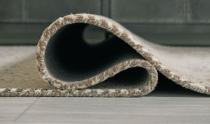  this area rug brings a modern appeal to every interior.<br/><br/><b>Product Features</b><ul><li>Made of wool and polyester</li><