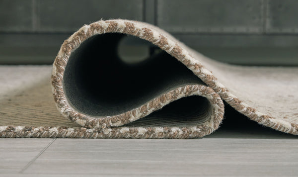  rich texture and captivating two-tone colorway