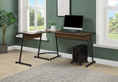 Corner Computer Desk Orientation: -"L-" Shape Rectangular Table Top<br/><br/><b>Product Features</b><ul><li>Corner Computer Desk</li><li>Orientation: -"L-" Shape</li><li>Rectangular Table Top</li><li>Computer Holder Included(w/4 Wheels)</li><li>Case: 1Pc/