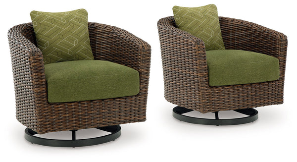 This outdoor swivel lounge chair recalls the aesthetics of nature to bring an inviting