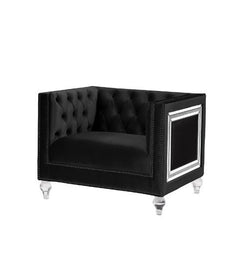 Looking to create a glamorous living room, look no further. The Heibero collection is ideal for that. Featuring timeless button tufting and the more modernized fine details such as the mirrored trim accents. The burgundy velvet upholstery is an eye-catche