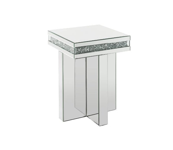 Want to make a bold statement, then these Noralie End table is the perfect solution. With a one of a kind cross base and dazzling diamond borders, this piece is sure to stand out. Featuring a sturdy 4mm table top that can be used for display or function. 