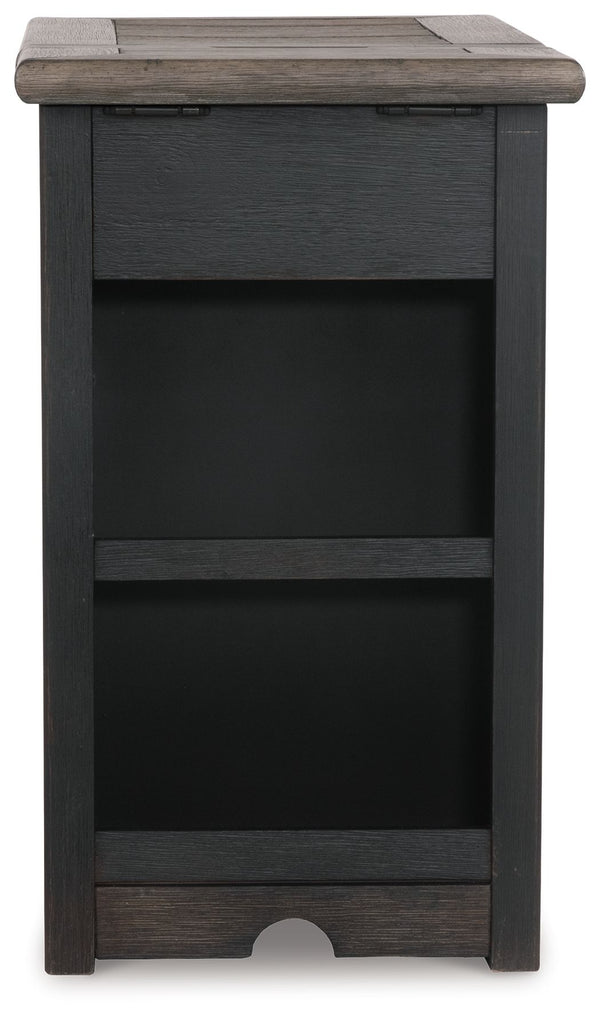 Tyler Creek - Grayish Brown / Black - Chair Side End Table