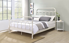 In a lovely vintage design, the Citron bed helps you create a French villa getaway in your bedroom. This classic metal bed frame offers versatility and stability. The curved headboard and footboard are accented with softly curved pipework to create a deli