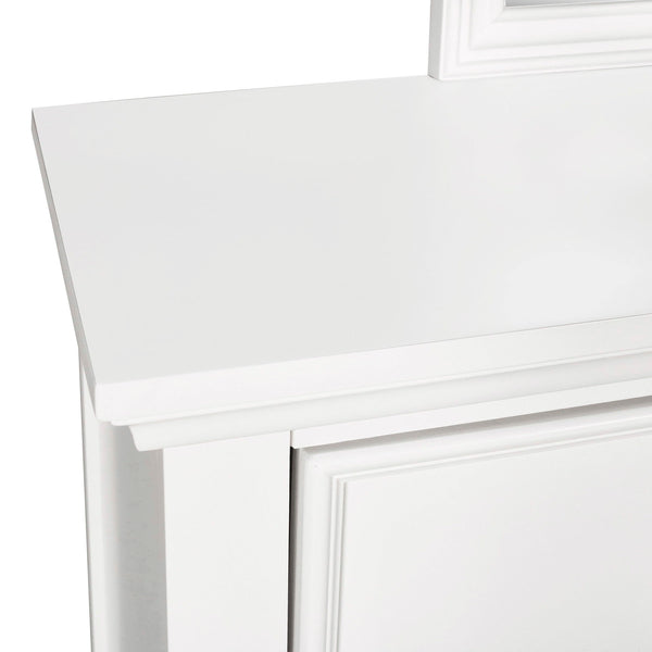  this mirror ensures strength and long-lasting durability. Its versatile transiti