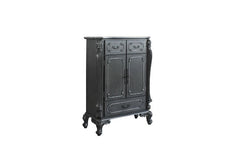 Designed for fans of our previous Vendome and Dresden collections, our House Delphine bedroom set embodies the romance of traditional design with a lighter touch. Each piece is hand-finished in sophisticated gray hues, and feature ornamental curves and fl