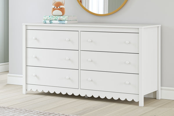  this dresser is the perfect fit for cottage or coastal farmhouse interiors. The matte white finish serves as the perfect backdrop to showcase your personal taste and creativity. And its spacious drawers let you say 