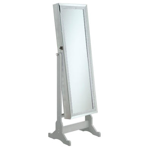 Combine beauty with function to create the perfect bedroom addition. This cheval jewelry mirror is truly an inspired choice, offering a beautiful silver finish to enliven any decor. The rectangular mirror features a lovely border sure to draw attention. R