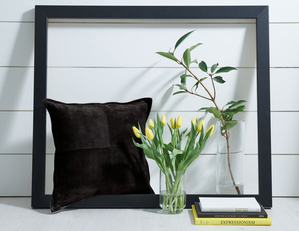  cozy style.<br/><br/><b>Product Features</b><ul><li>Face made of leather