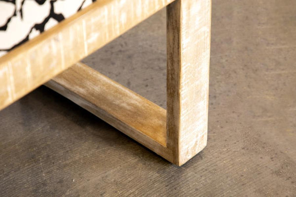  lending a rustic charm to its contemporary silhouette. Wi