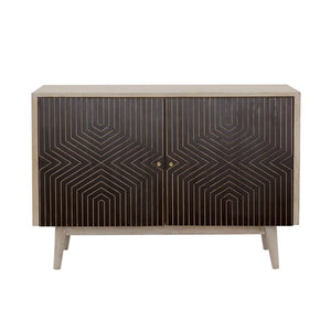  while the gold inlay diamond pattern 
