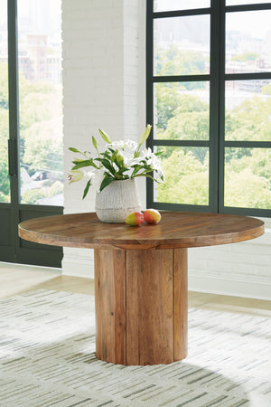 this piece creates an understated