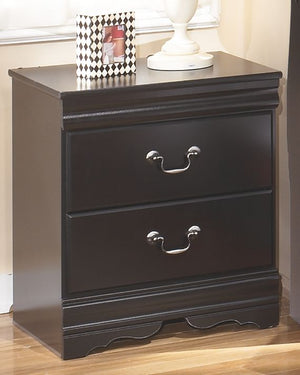 Huey Vineyard - Black - 7 Pc. - Dresser