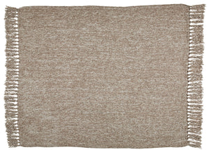  the woven texture and knotted fringe give it a homespun look that-'s relaxed and inviting.<br/><