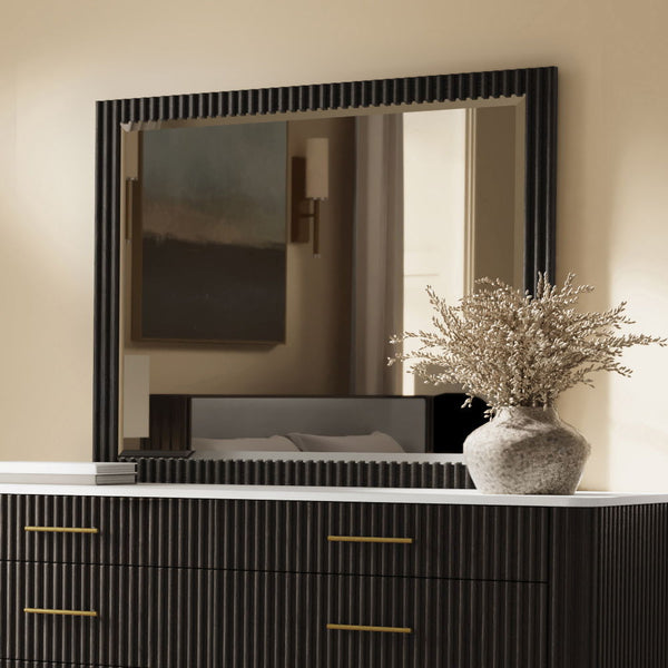  this set exudes sophistication and style. The bed-'s minimalist design is complemented by matching nightstands and dressers
