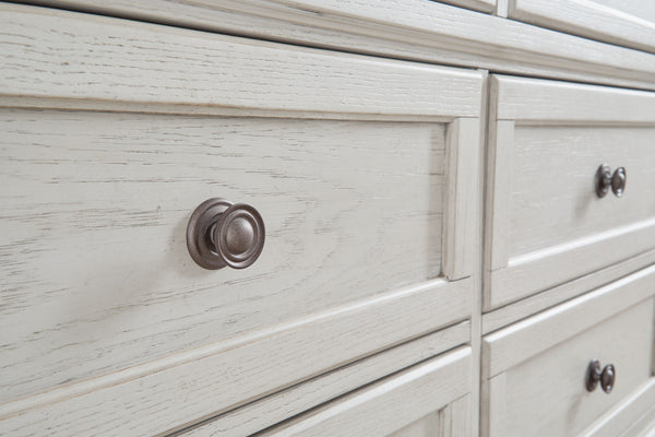 Robbinsdale - Antique White - Dresser - 6 Drawers