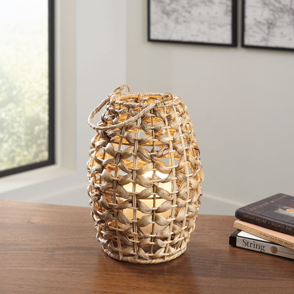  this lantern appeals to those turned on by a natural