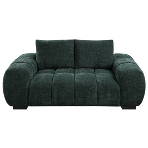  deep cushions invite you to relax