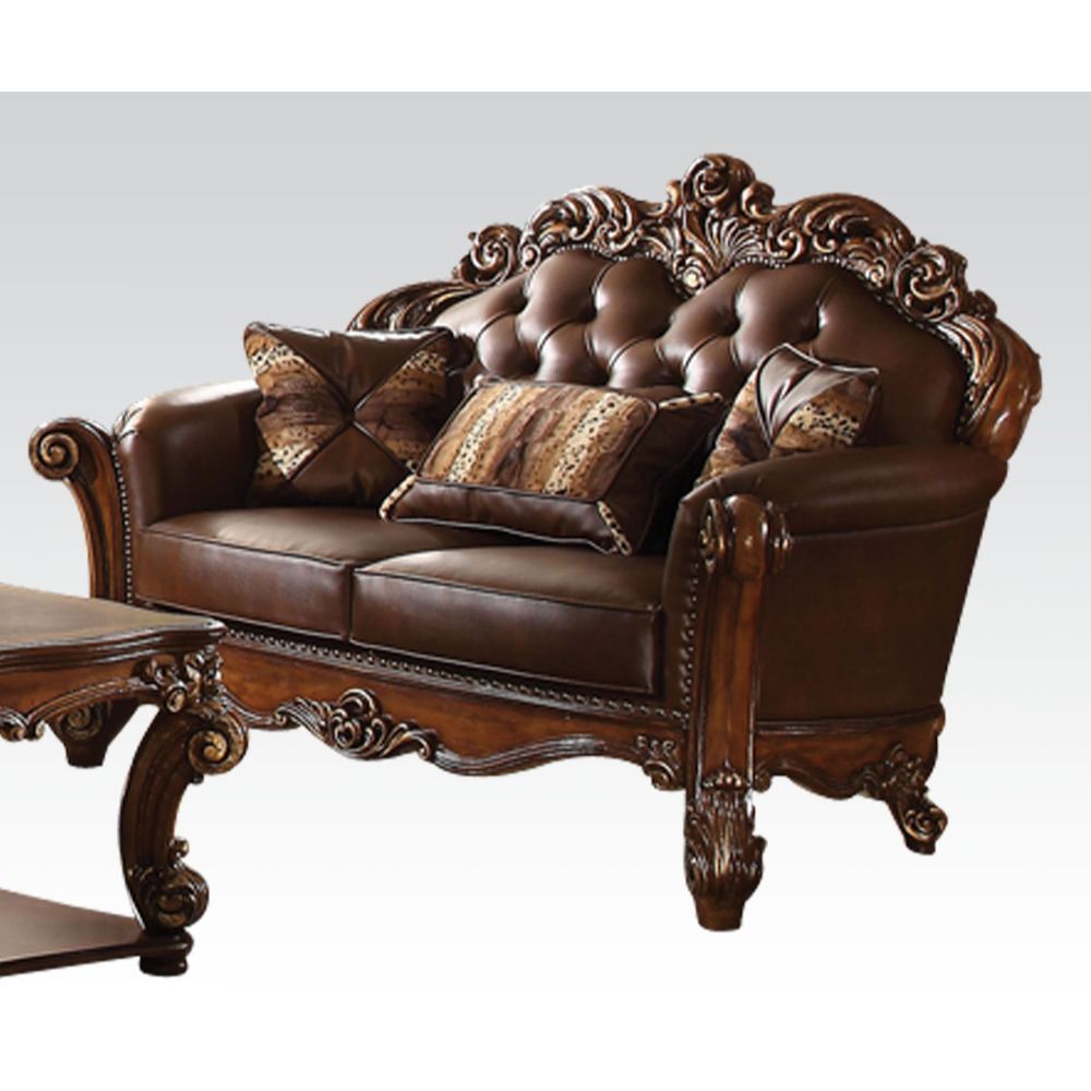 Creating an elegant and traditional design in living room, the Versailles sofa set is your ideal choice. Seating in a crescent environment and feeling like royalty, you can be more convenient to enjoy the family time or play with your friends. Additionall