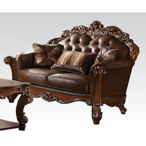 Creating an elegant and traditional design in living room, the Versailles sofa set is your ideal choice. Seating in a crescent environment and feeling like royalty, you can be more convenient to enjoy the family time or play with your friends. Additionall