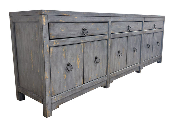 Discover the distinctive Edinburg console, which combines classic style with functionality. Soft-close doors hide adjustable shelves, while three smoothly sliding drawers provide easy storage. The felt-lined drawers add elegance while keeping your items s