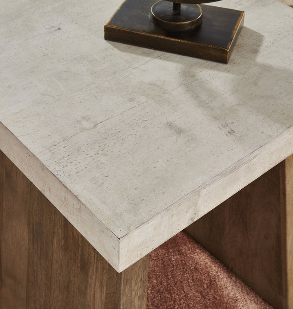 Brendalhouse - Light Brown - Square End Table