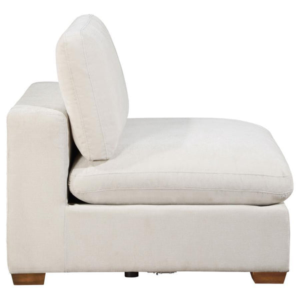  this chair blends seamlessly into both contemporary and transitional decor se