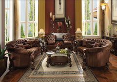 Creating an elegant and traditional design in living room, the Versailles sofa set is your ideal choice. Seating in a crescent environment and feeling like royalty, you can be more convenient to enjoy the family time or play with your friends. Additionall