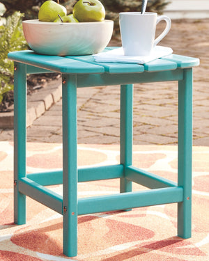  itâ€™s sure to weather the seasons beautifully. Designed to shed rainwater