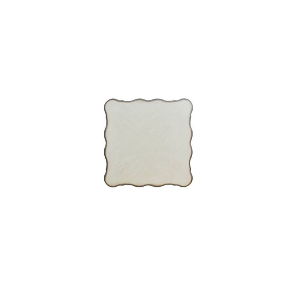  reflects highly decorative details