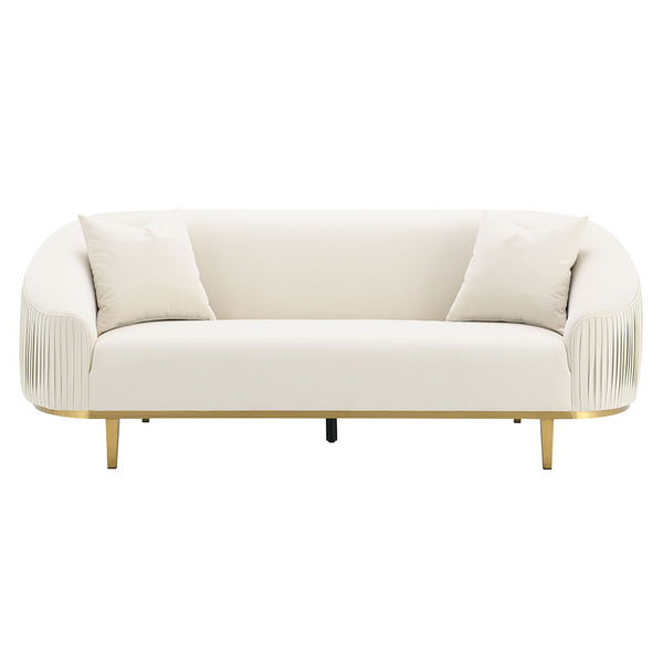  exudes elegance and comfort. The plush pillows add an extra layer of coziness