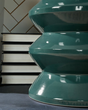  decor or your beverage of choice in simply stunning style. This versatile piece is indoor-outdoor safe.<b