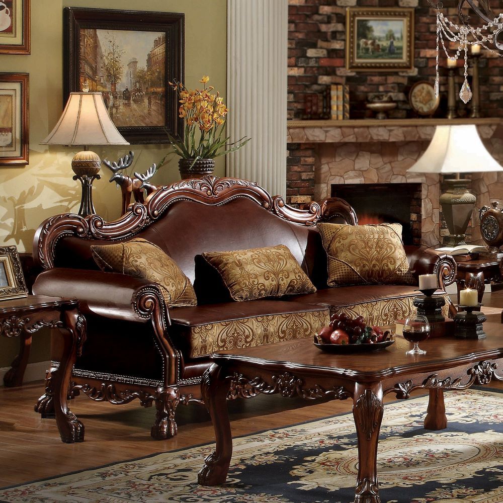 The Dresden traditional collection reflects highly decorative details, oversized claw feet and decorative trim, rolled arms and carefully selected upholstery in a symphony of material. This collection will be the showpiece of your living room environment.