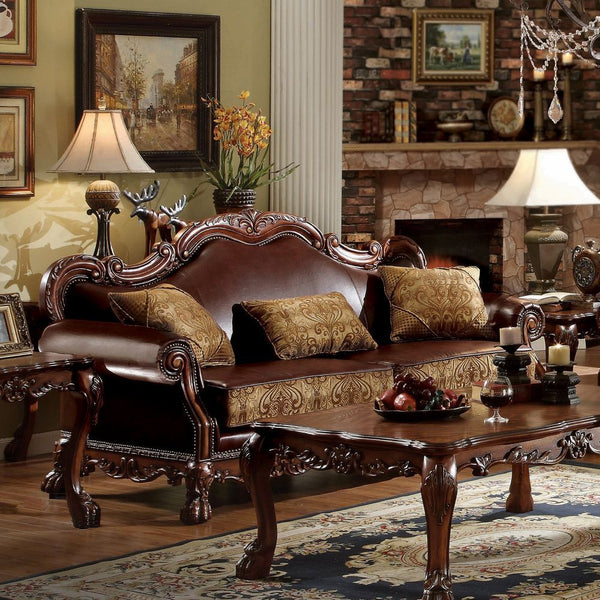 The Dresden traditional collection reflects highly decorative details, oversized claw feet and decorative trim, rolled arms and carefully selected upholstery in a symphony of material. This collection will be the showpiece of your living room environment.