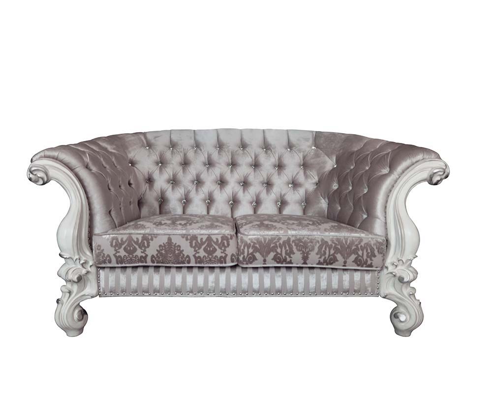 Creating an elegant and traditional design in living room, the Versailles sofa set is your ideal choice. Seating in a crescent environment and feeling like royalty, you can be more convenient to enjoy the family time or play with your friends. Additionall