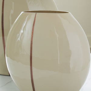 Sheabourne - Vase - 9.25## - Cream