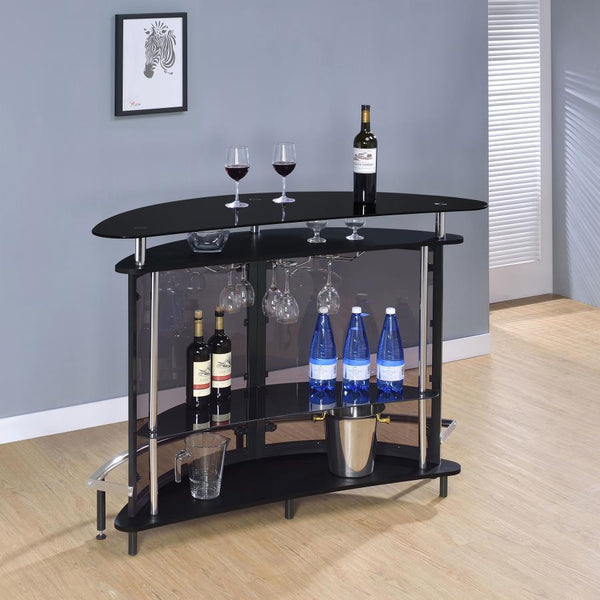  curved silhouette gives it an elegant appearance. With a spacious storage area