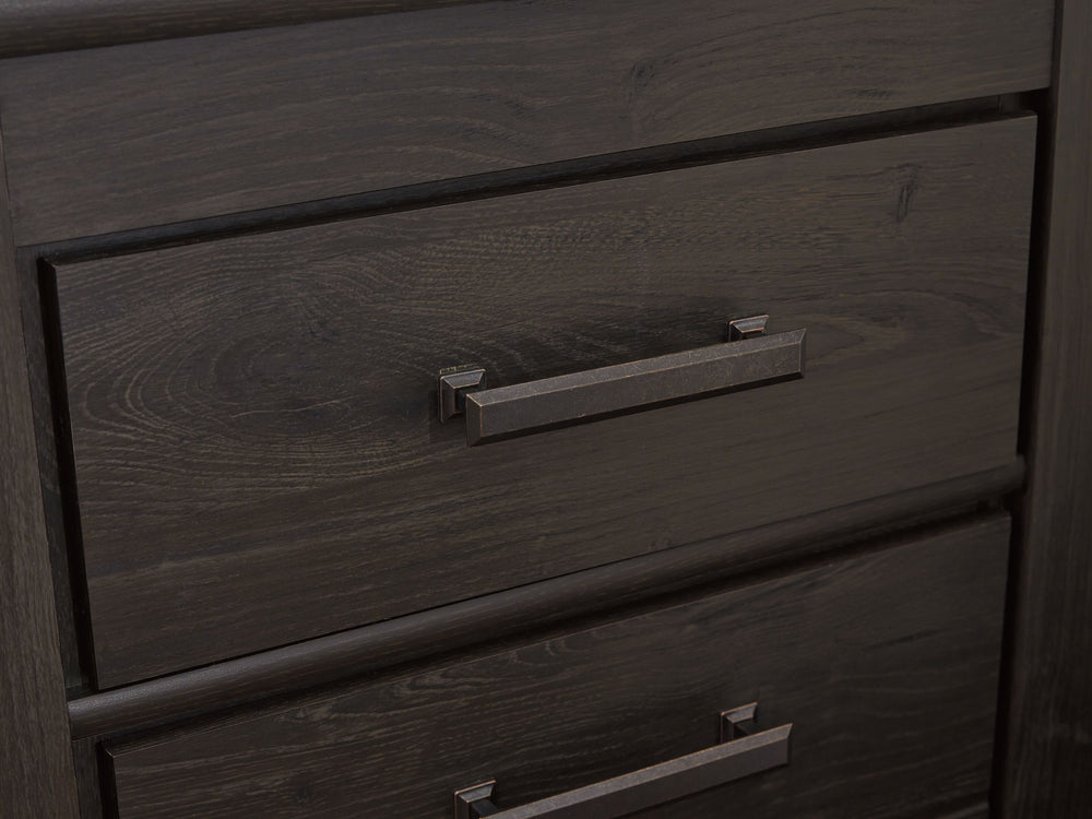 Priced to entice and styled to impress, this dresser and mirror set makes the most of a clean-lined, contemporary profile. With three drawer sizes scaled to meet your needs, the design merges cool form and practical function. Replicated oak grain effect g