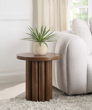 Enhance your living space with this elegant Sanat collection table set in white and brown finish. The white coffee table exudes a sleek, modern aesthetic, while the brown end table provides a cozy, natural touch. This dynamic duo offers both style and fun