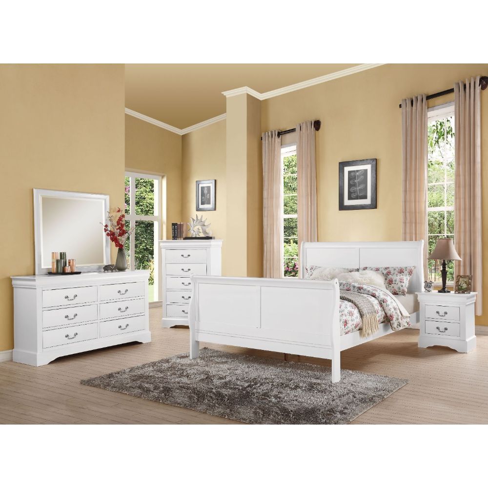 The Louis Philippe III collection brings traditional style details from its sleigh beds, featuring KD headboard, and footboard. Crafted with selected wood and veneers is available in different finish to choose from antique gray, black, cherry and white fi